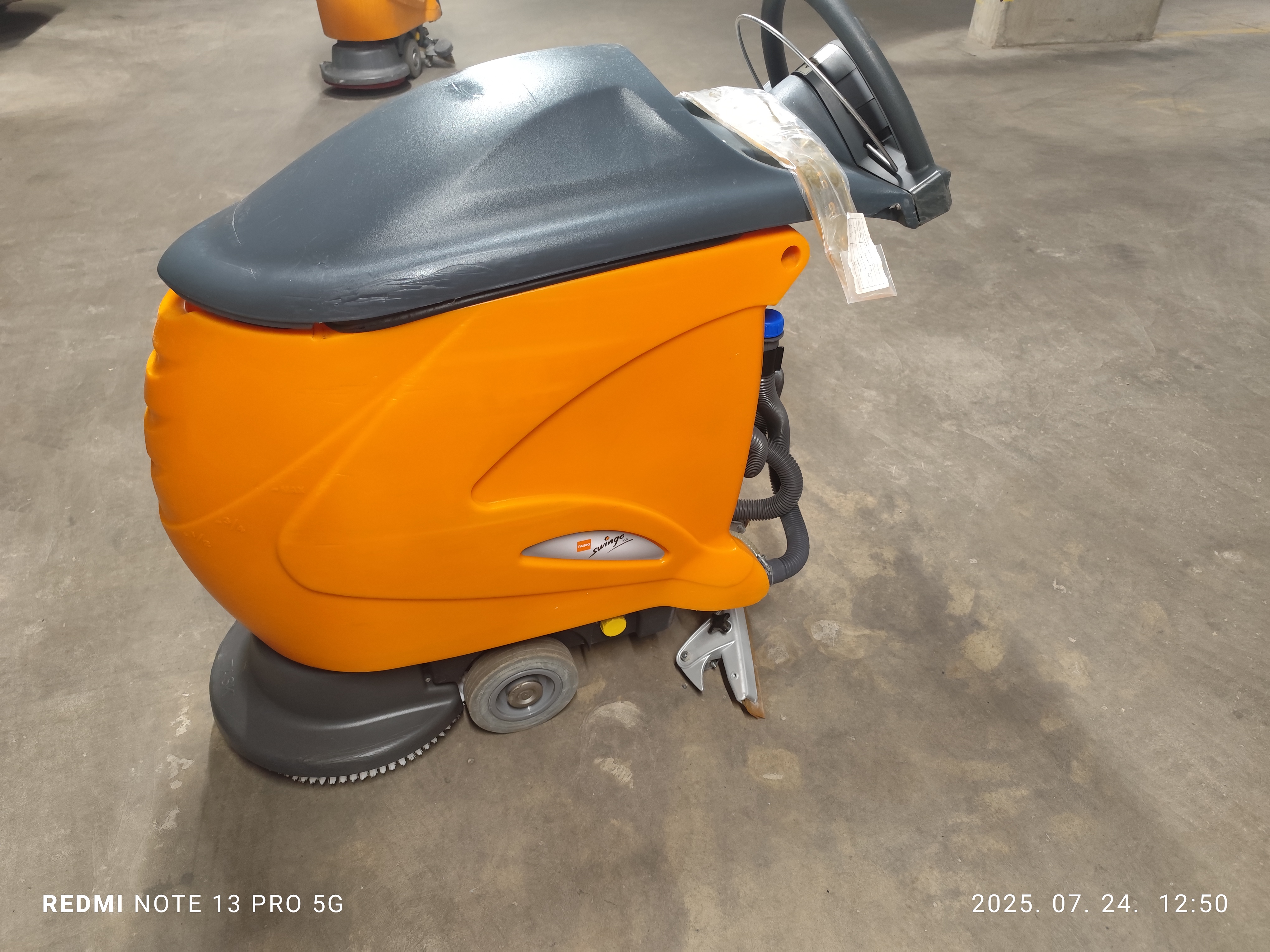 TASKI Swingo 1255 B használt súrológép – 4. galériakép